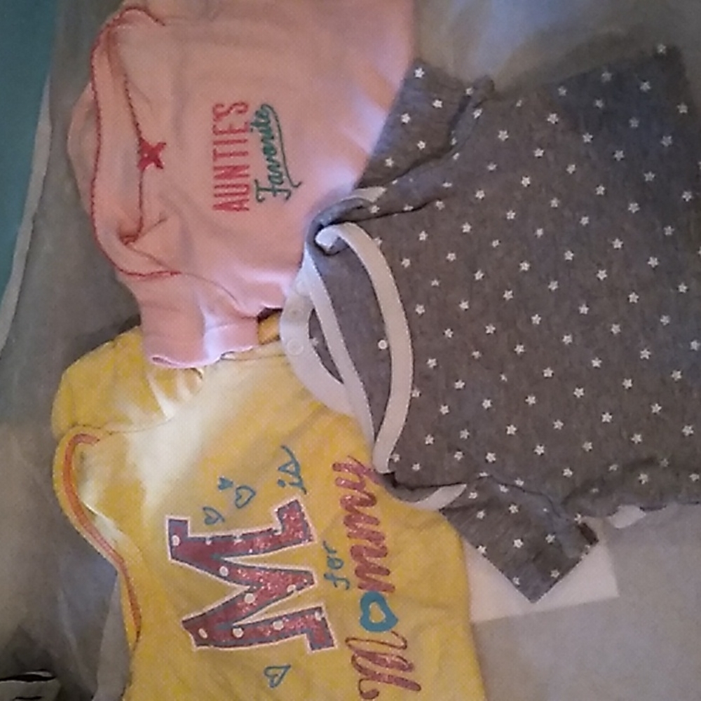 3 newborn or 0 to 3 month onsies
